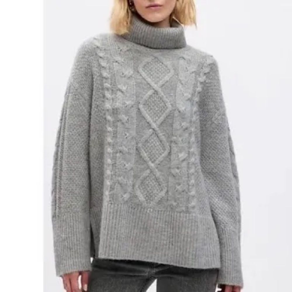 Gap 24/7 Split-Hem Cable-Knit‎ Sweater Grey Size M